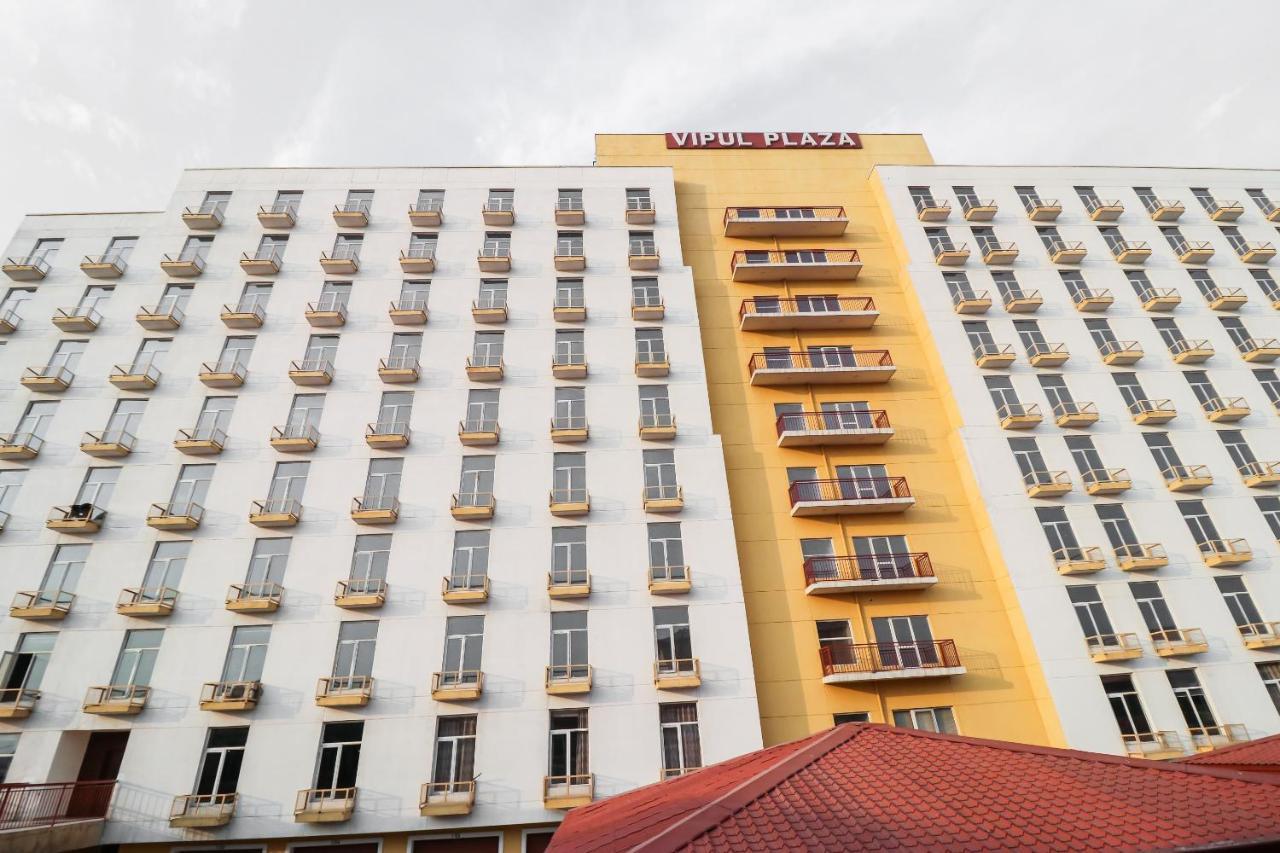 Hotel Grand 81 Faridabad Buitenkant foto